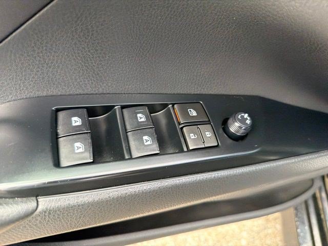 Used 2018 Toyota Camry LE FWD image 11