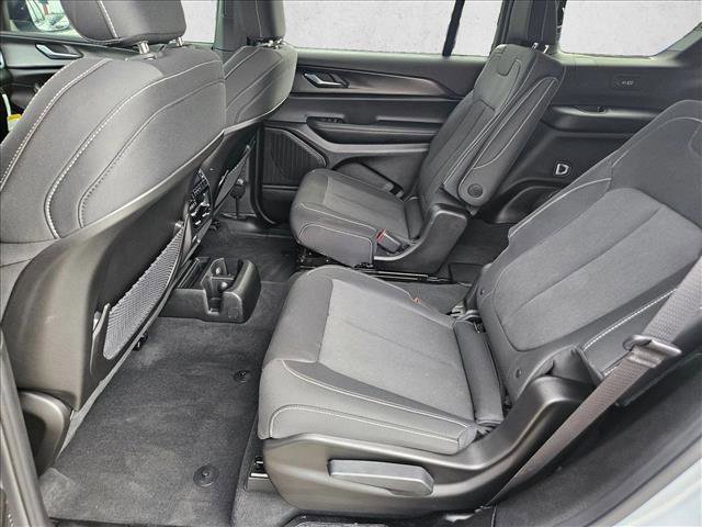 New 2025 Jeep Grand Cherokee L Laredo w/ Luxury Tech Group I image 15