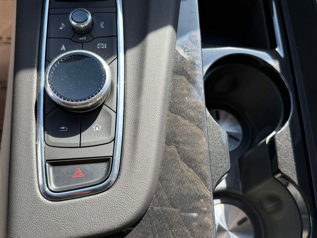 Used 2024 Cadillac Escalade ESV Premium Luxury w/ Performance Package image 25