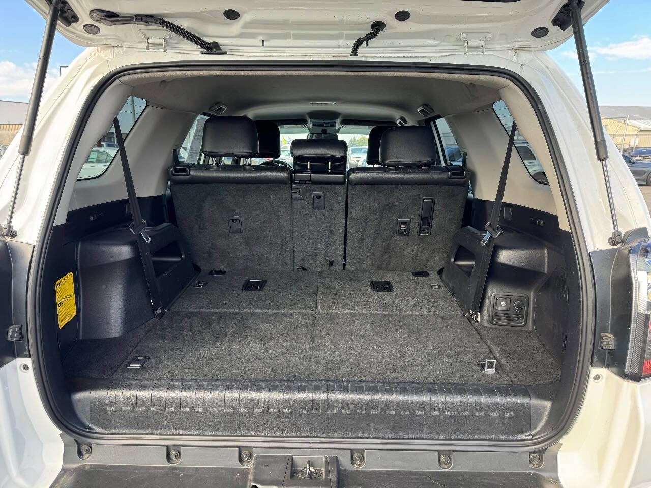 Used 2014 Toyota 4Runner SR5 image 7