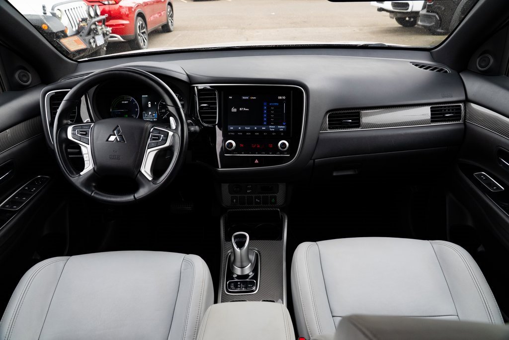 Used 2022 Mitsubishi Outlander LE image 8