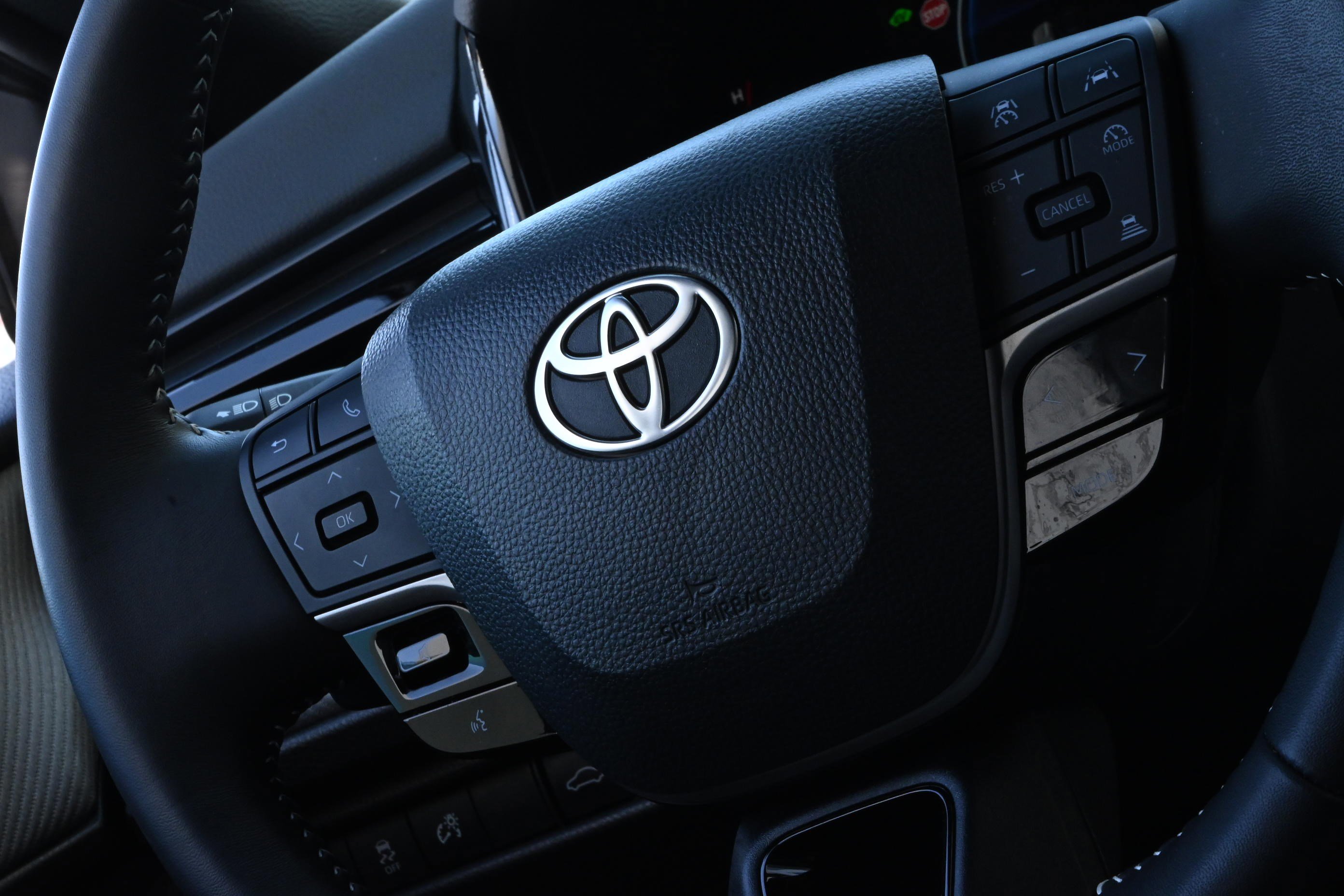 Used 2025 Toyota Camry SE image 23