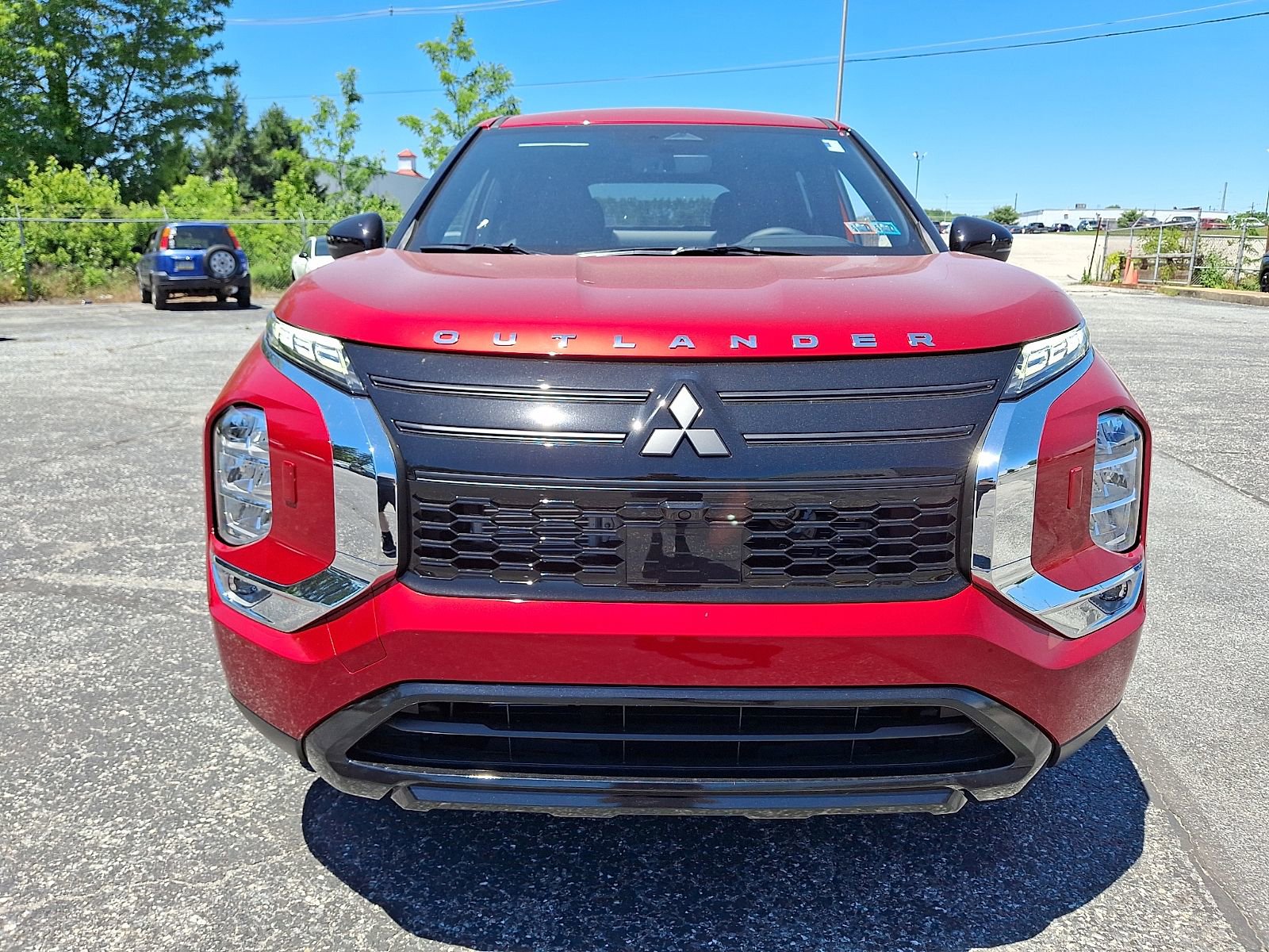 New 2026 Mitsubishi Outlander LE AWD/4WD image 3