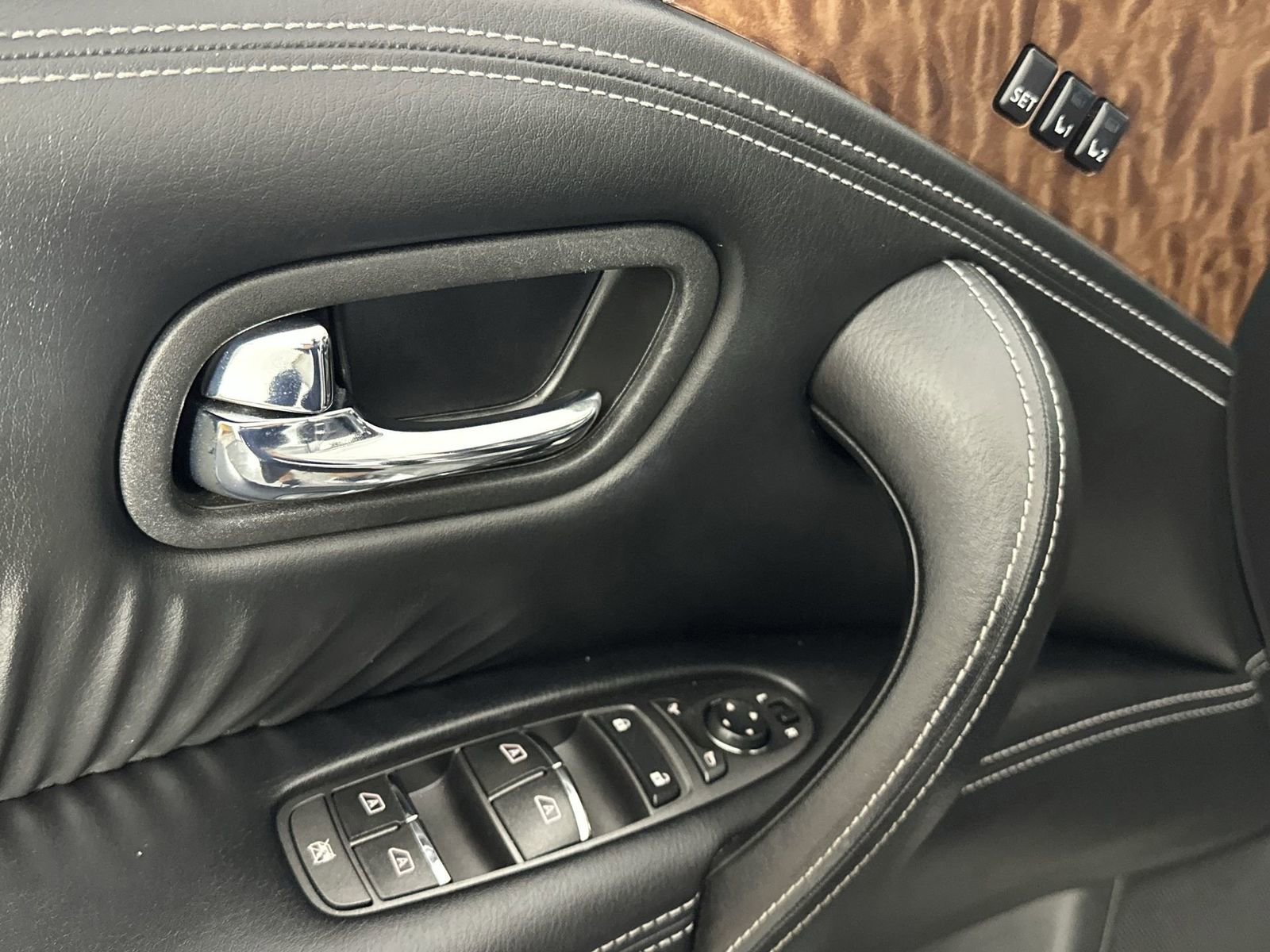 Used 2020 Nissan Armada SL image 17