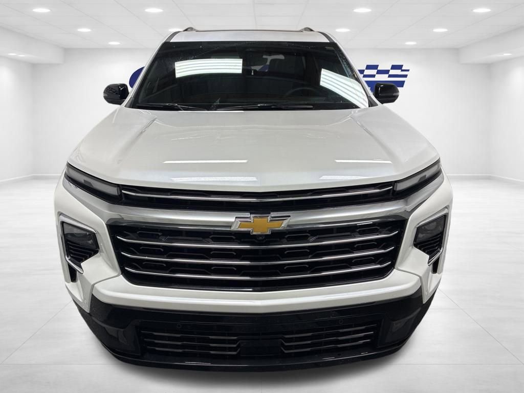 Used 2025 Chevrolet Traverse High Country image 2