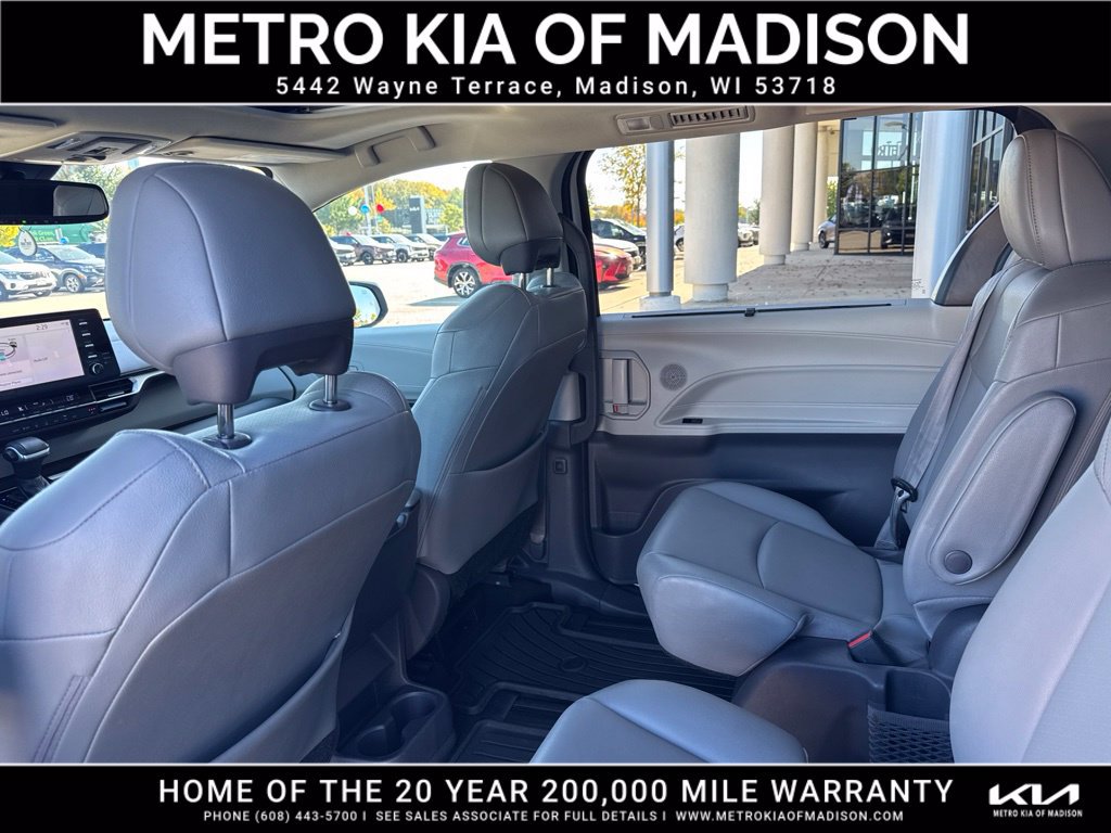 Used 2021 Toyota Sienna XLE AWD/4WD image 31