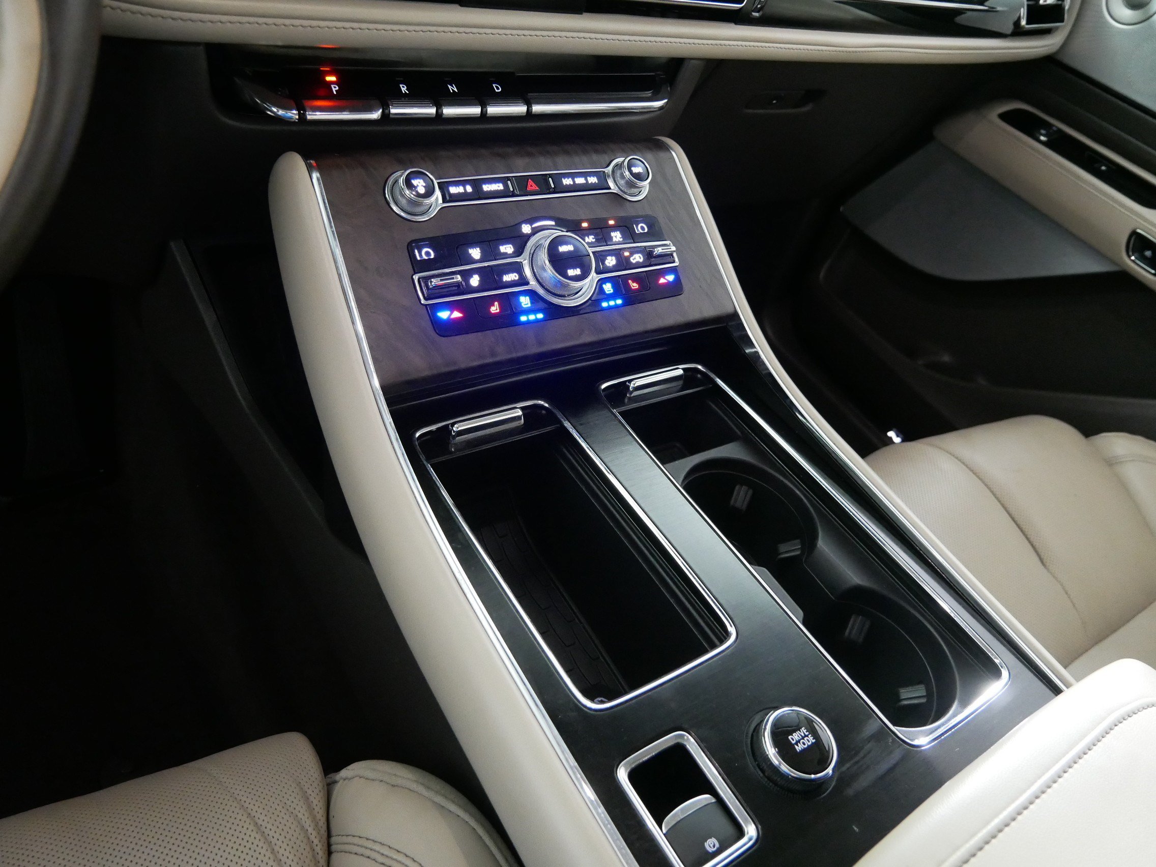 Used 2020 Lincoln Aviator Reserve w/ Equipment Group 202A AWD/4WD image 24