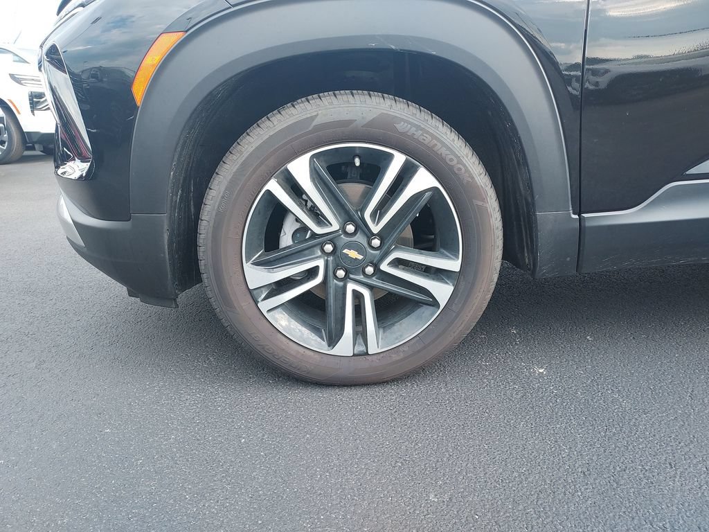 New 2026 Chevrolet TrailBlazer LT w/ Convenience Package FWD image 9