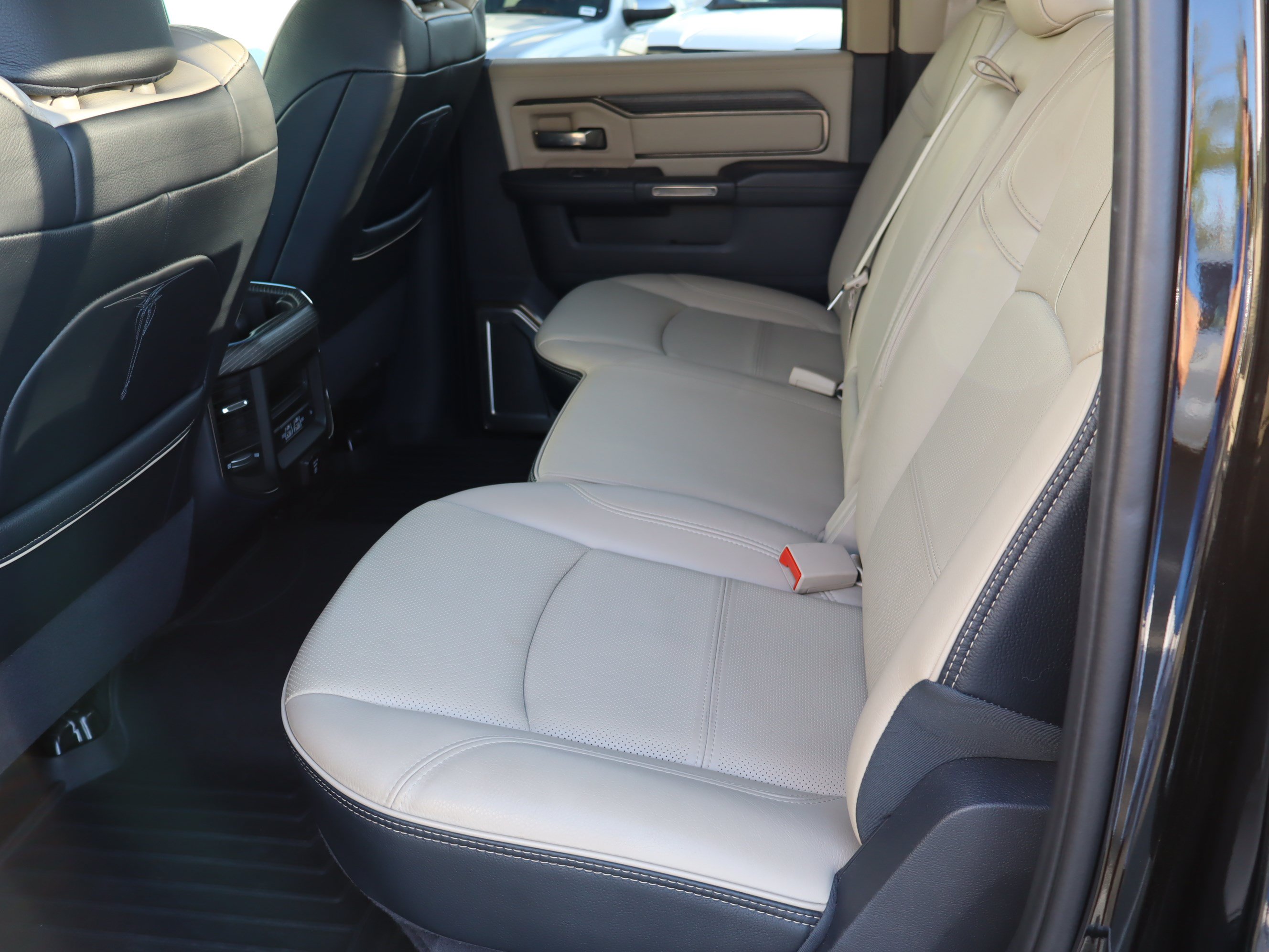 Used 2021 RAM 2500 Limited AWD/4WD image 35