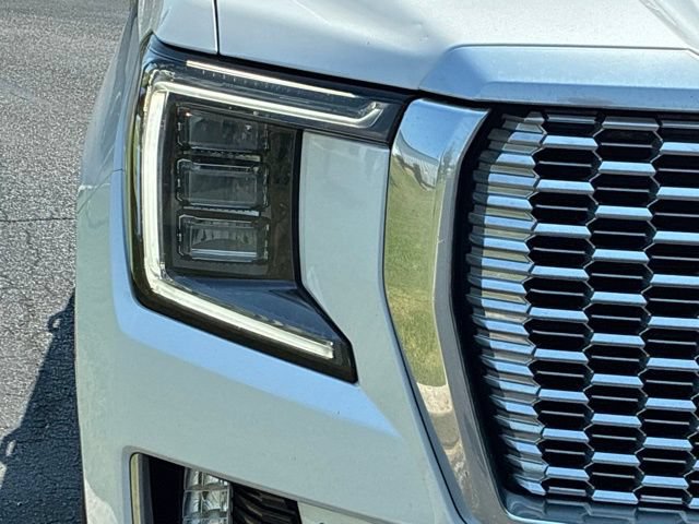 Used 2023 GMC Yukon Denali AWD/4WD image 9