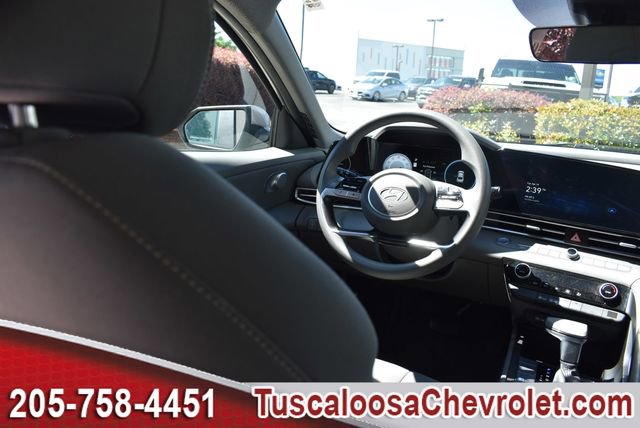 Used 2024 Hyundai Elantra SEL FWD image 23