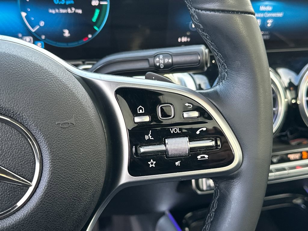 Used 2023 Mercedes-Benz GLB 250 4MATIC image 29