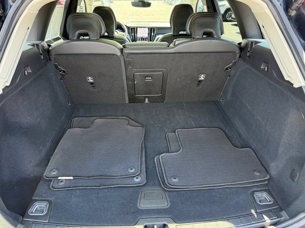 Used 2025 Volvo XC60 B5 Core AWD/4WD image 23