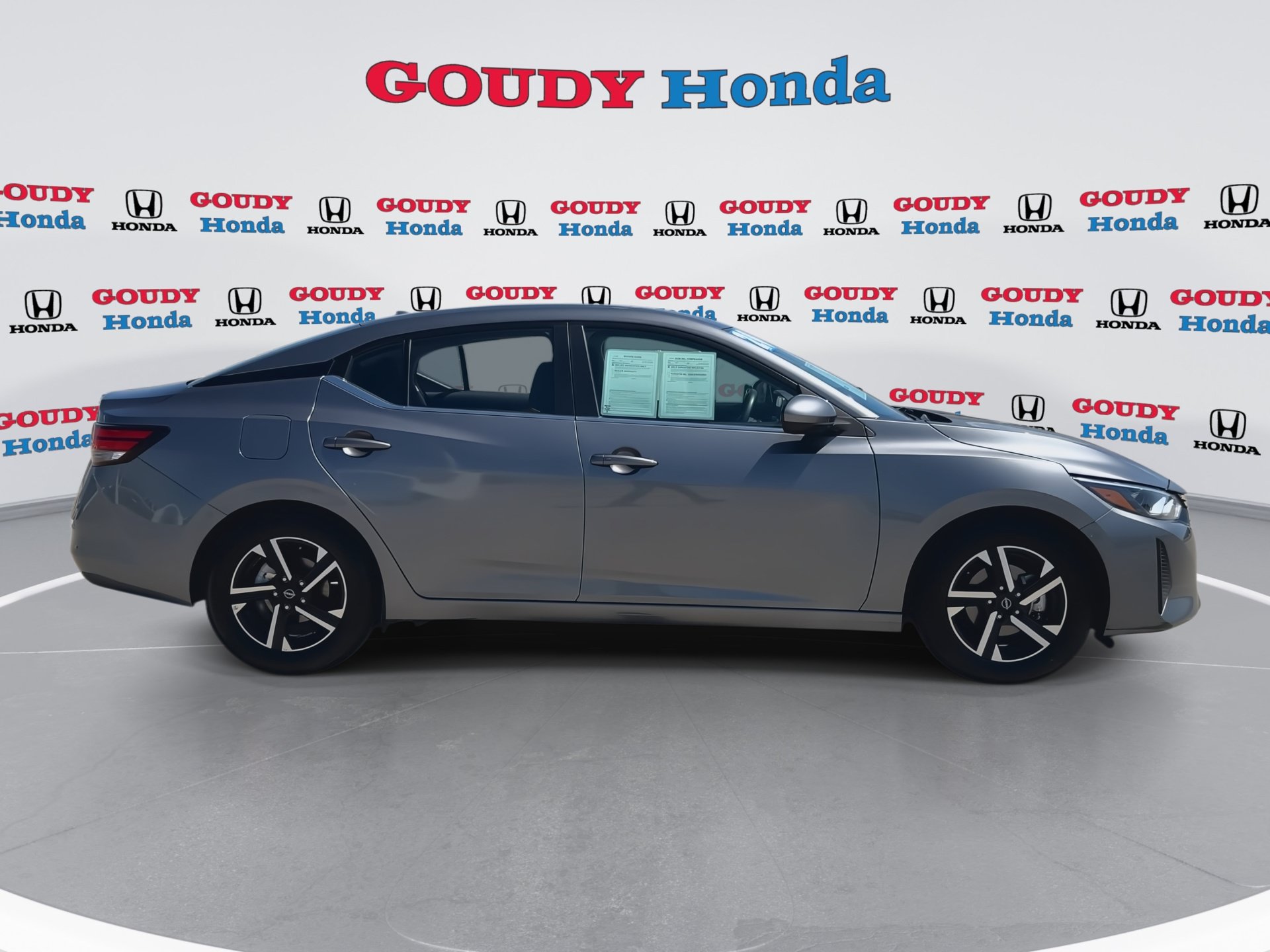 Used 2024 Nissan Sentra SV FWD image 9