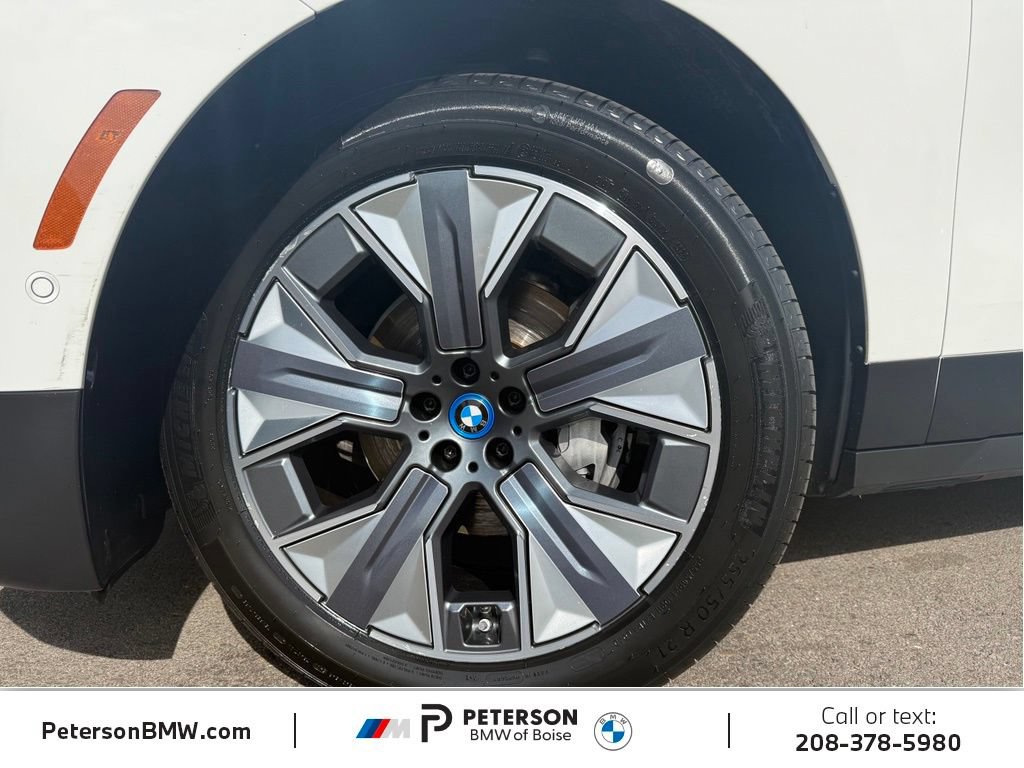 Used 2024 BMW iX xDrive50 w/ Convenience Package AWD/4WD image 34