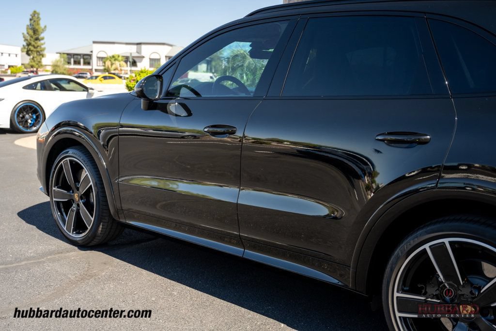 Used 2023 Porsche Cayenne Turbo AWD/4WD image 34