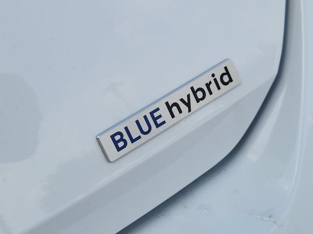 Used 2025 Hyundai Elantra Hybrid FWD image 9