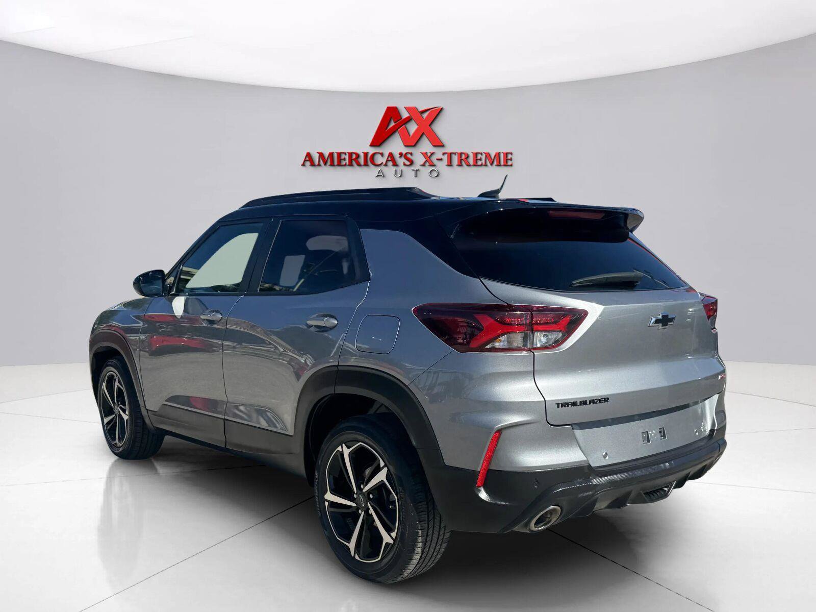 Used 2023 Chevrolet TrailBlazer RS FWD image 3