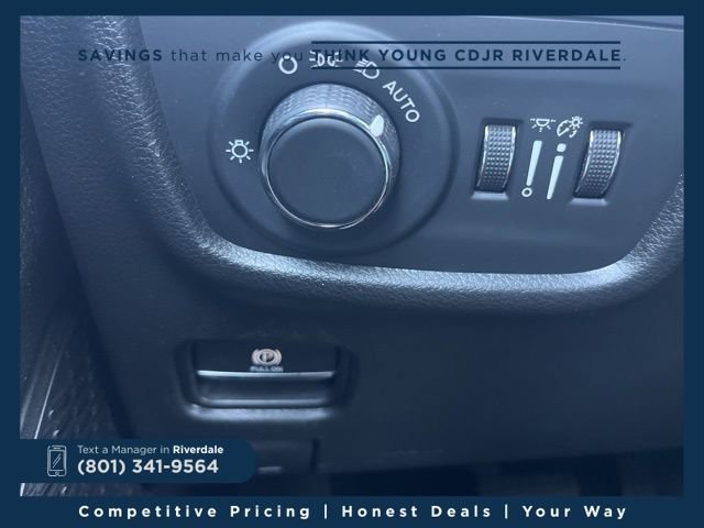 Used 2023 Jeep Grand Cherokee Altitude image 23