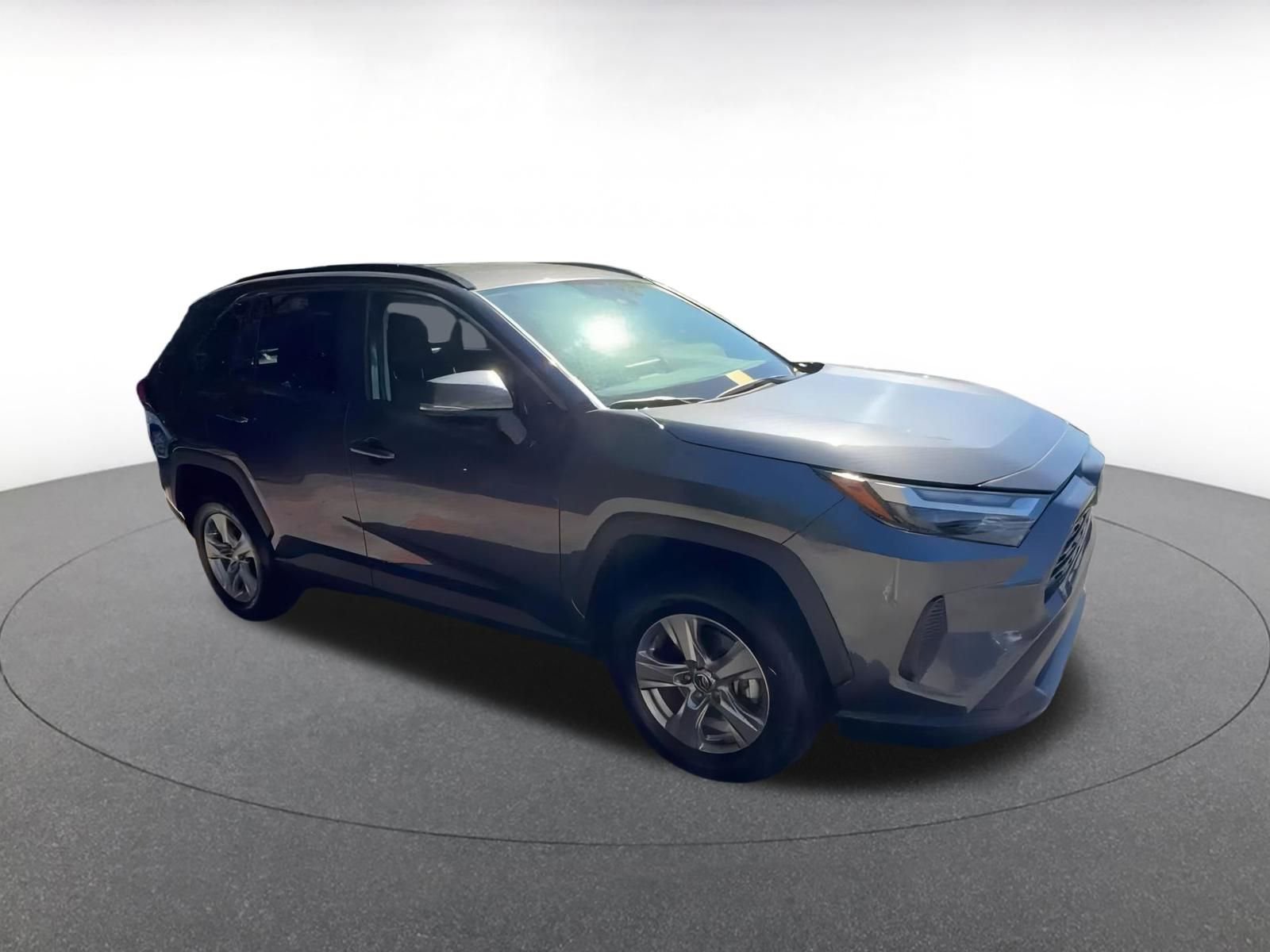 Used 2025 Toyota RAV4 XLE image 2