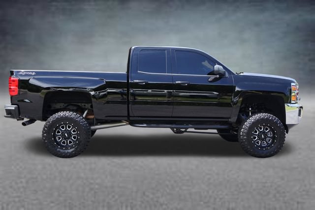 Used 2016 Chevrolet Silverado 2500 LT w/ LT Fleet Convenience Package AWD/4WD image 2