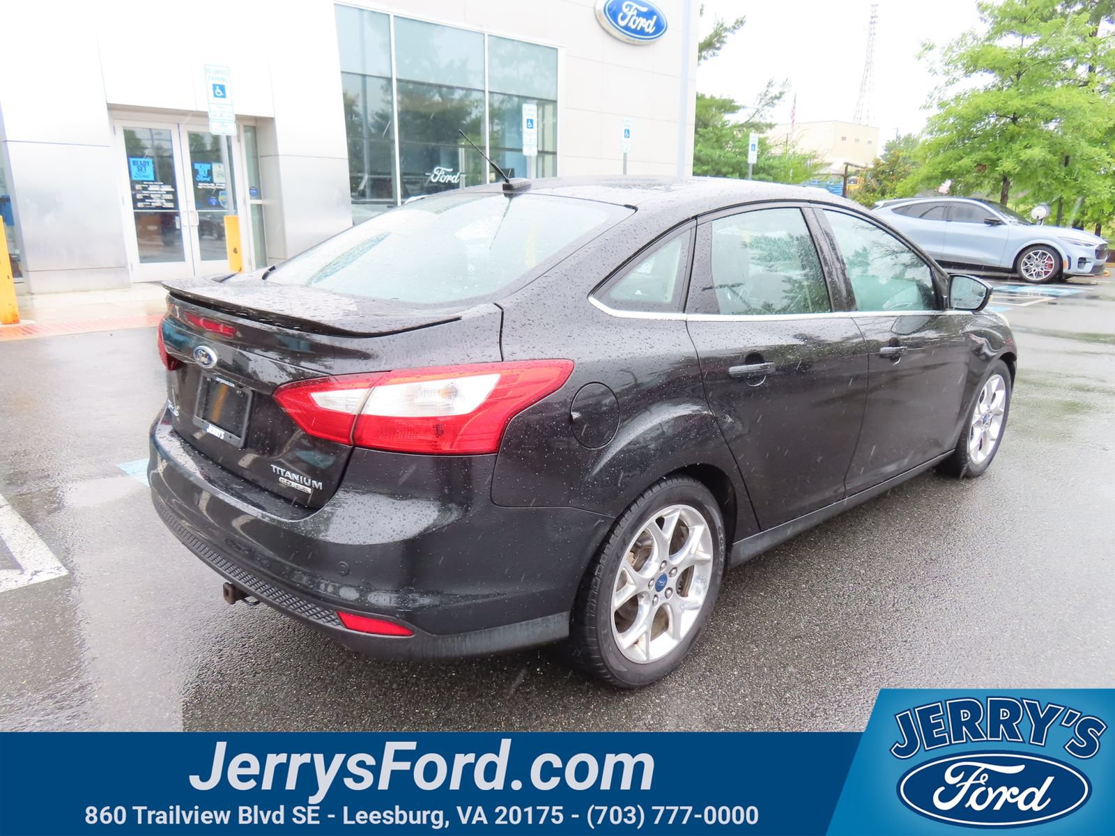 Used 2012 Ford Focus Titanium FWD image 5