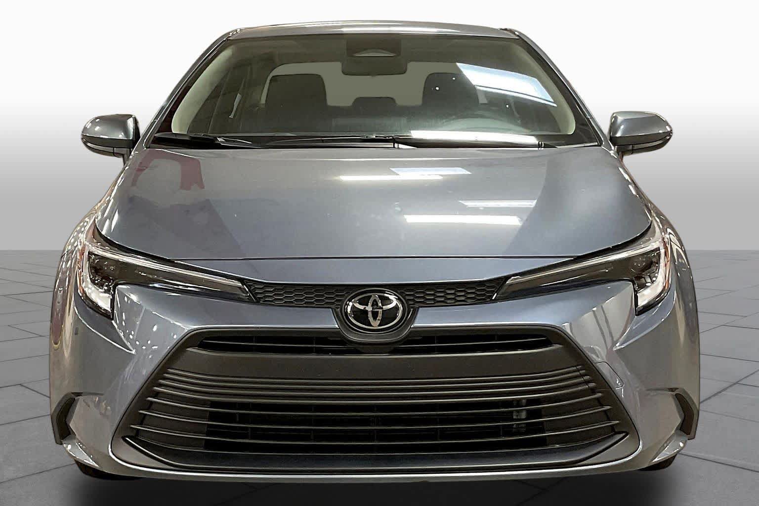 Used 2026 Toyota Corolla LE FWD image 4
