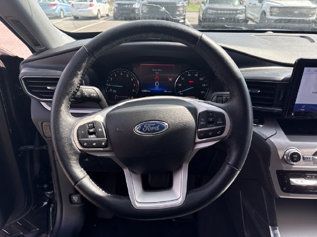 Used 2023 Ford Explorer XLT w/ Equipment Group 202A AWD/4WD image 22