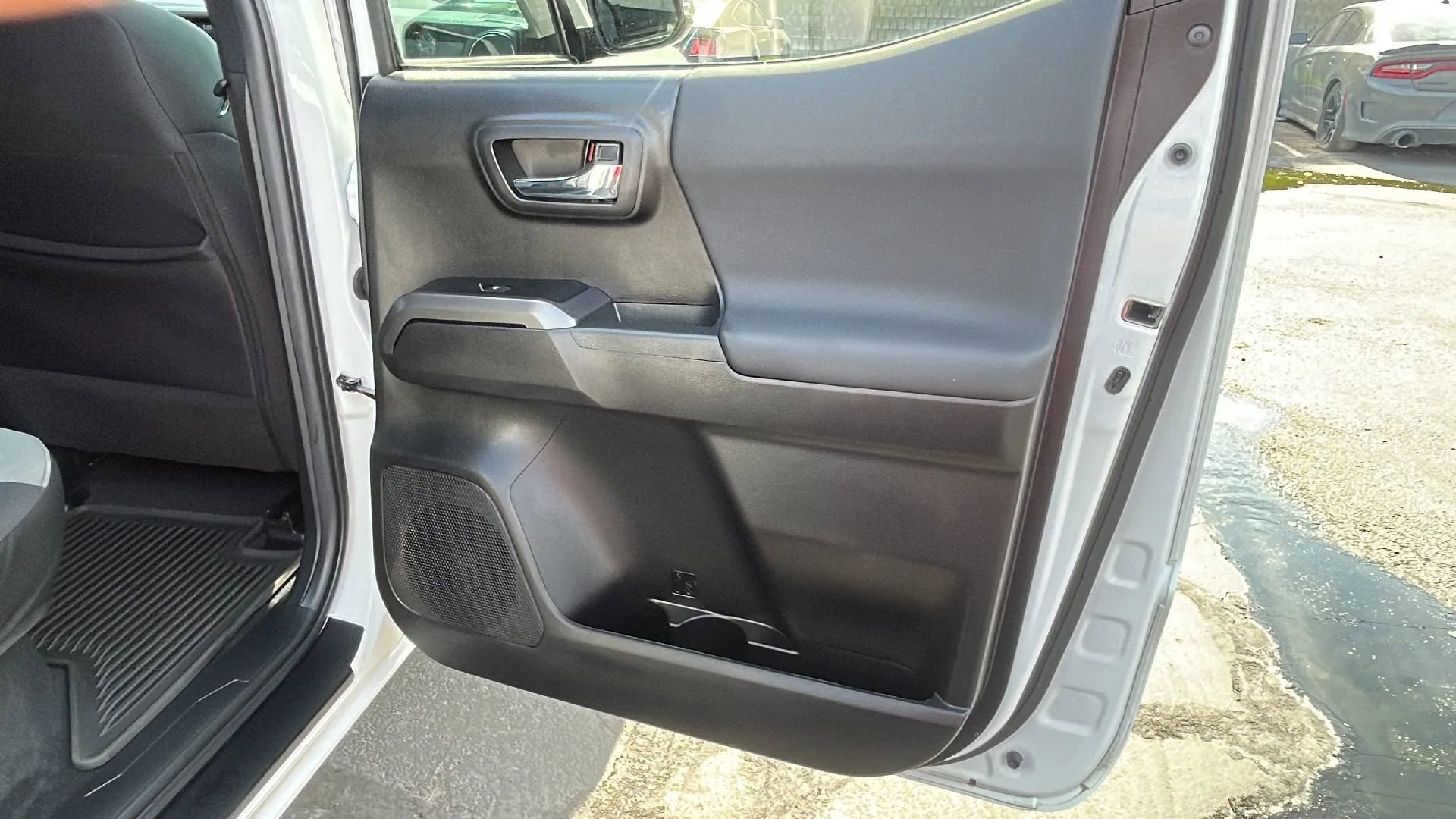Used 2023 Toyota Tacoma TRD Off-Road image 14