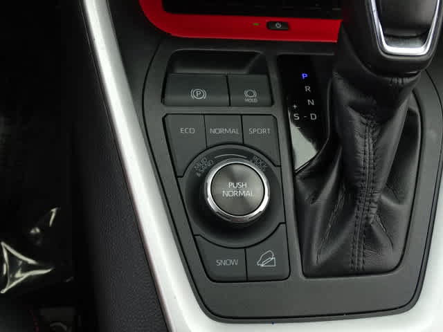 Certified 2022 Toyota RAV4 TRD Off-Road AWD/4WD image 33