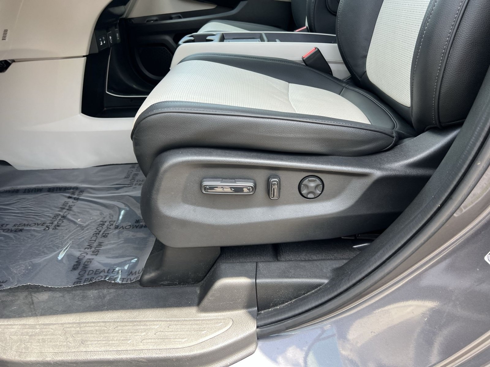 Used 2025 Honda Odyssey Elite image 14