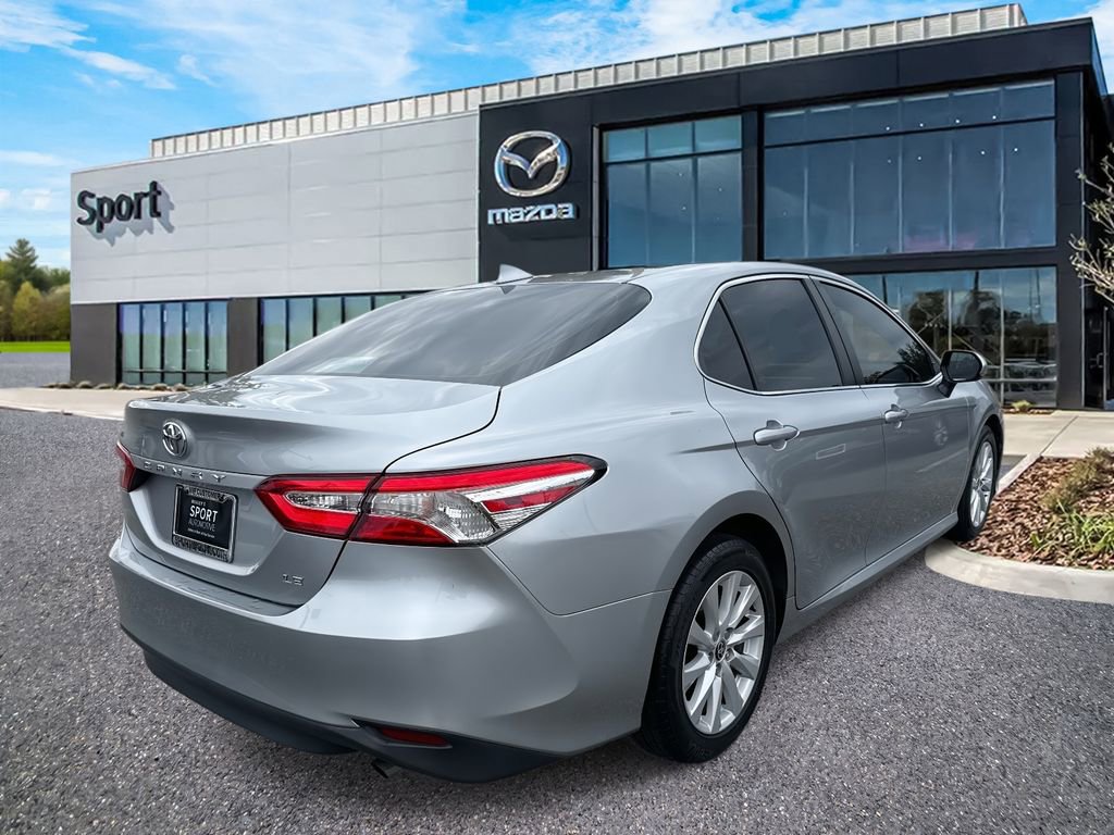 Used 2020 Toyota Camry LE image 3