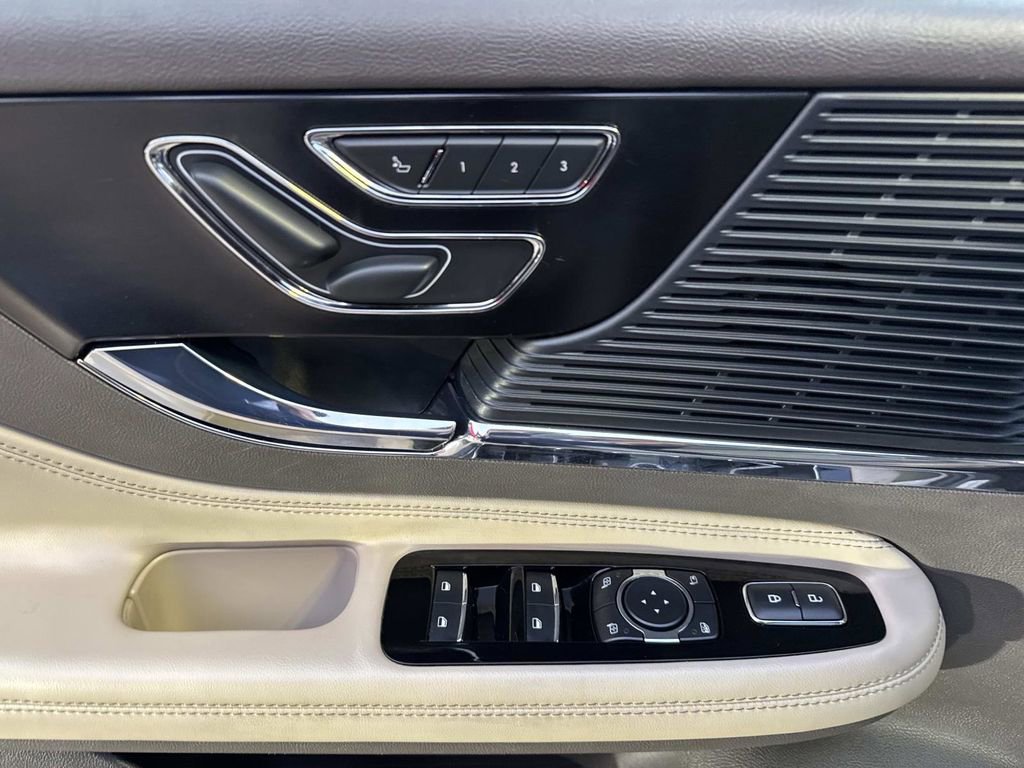 Certified 2021 Lincoln Corsair FWD w/ Premium Package image 22