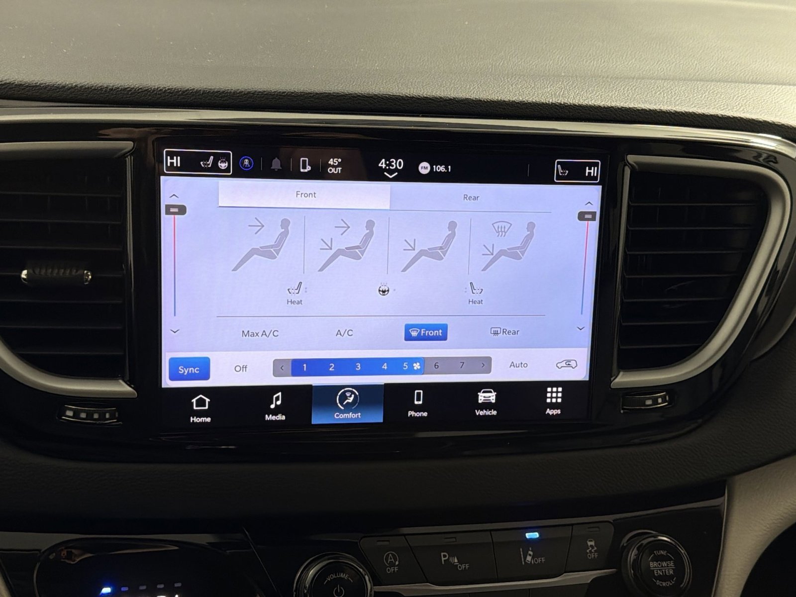 Used 2024 Chrysler Pacifica Touring-L image 20