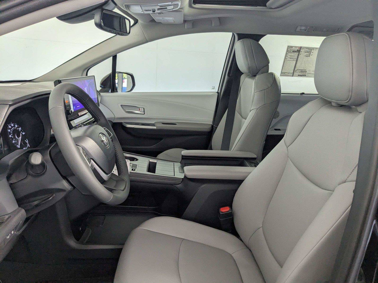 New 2026 Toyota Sienna XLE FWD image 10