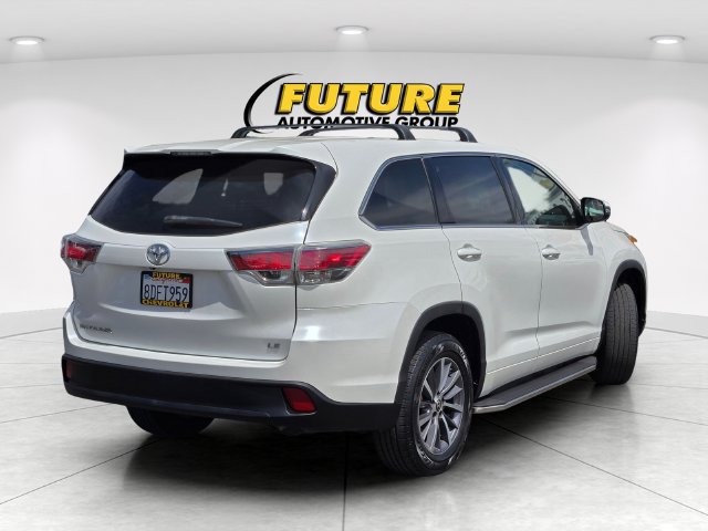 Used 2015 Toyota Highlander LE FWD image 4