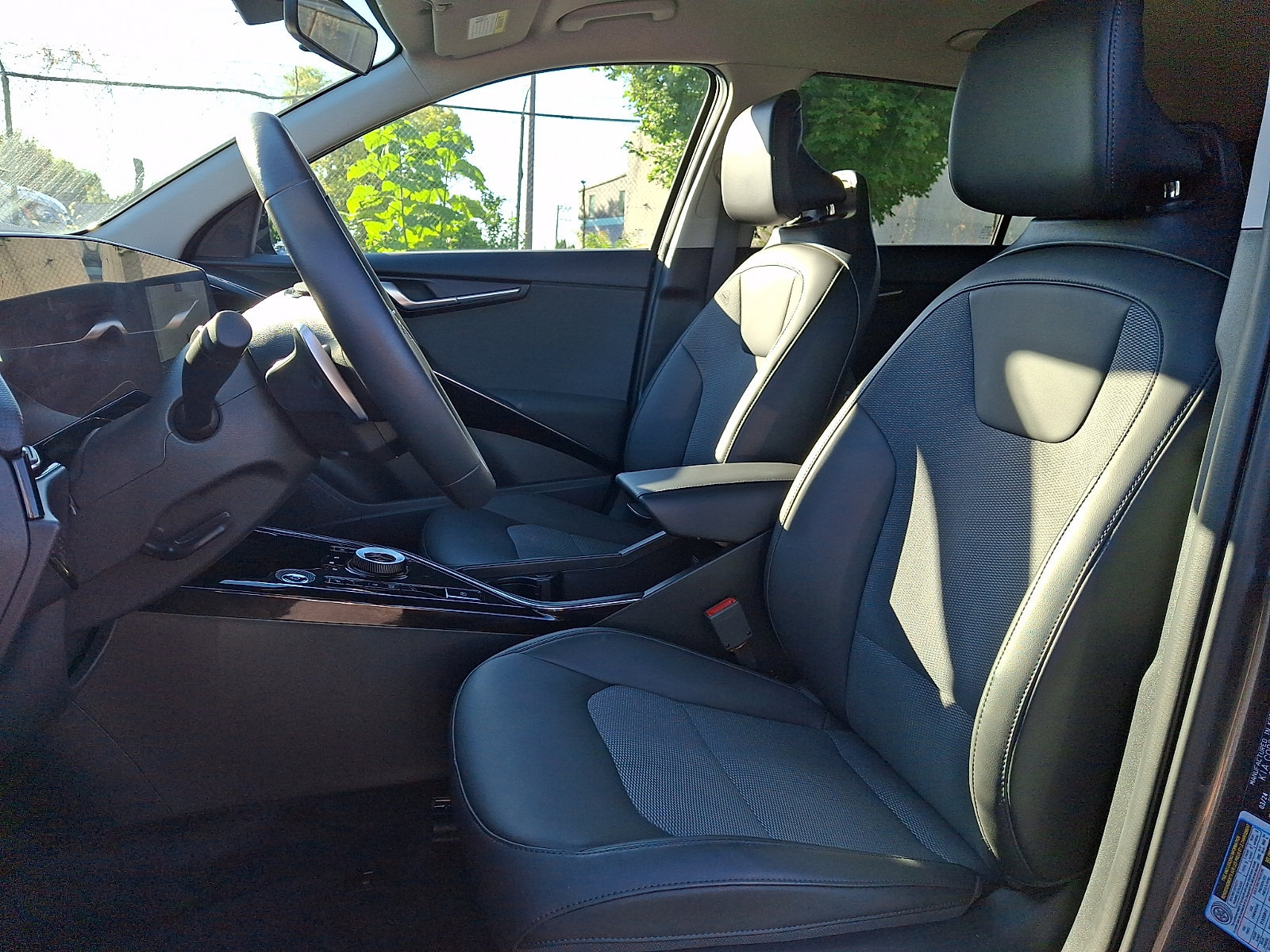 Used 2024 Kia Niro Wind w/ Wind Preserve Package FWD image 13