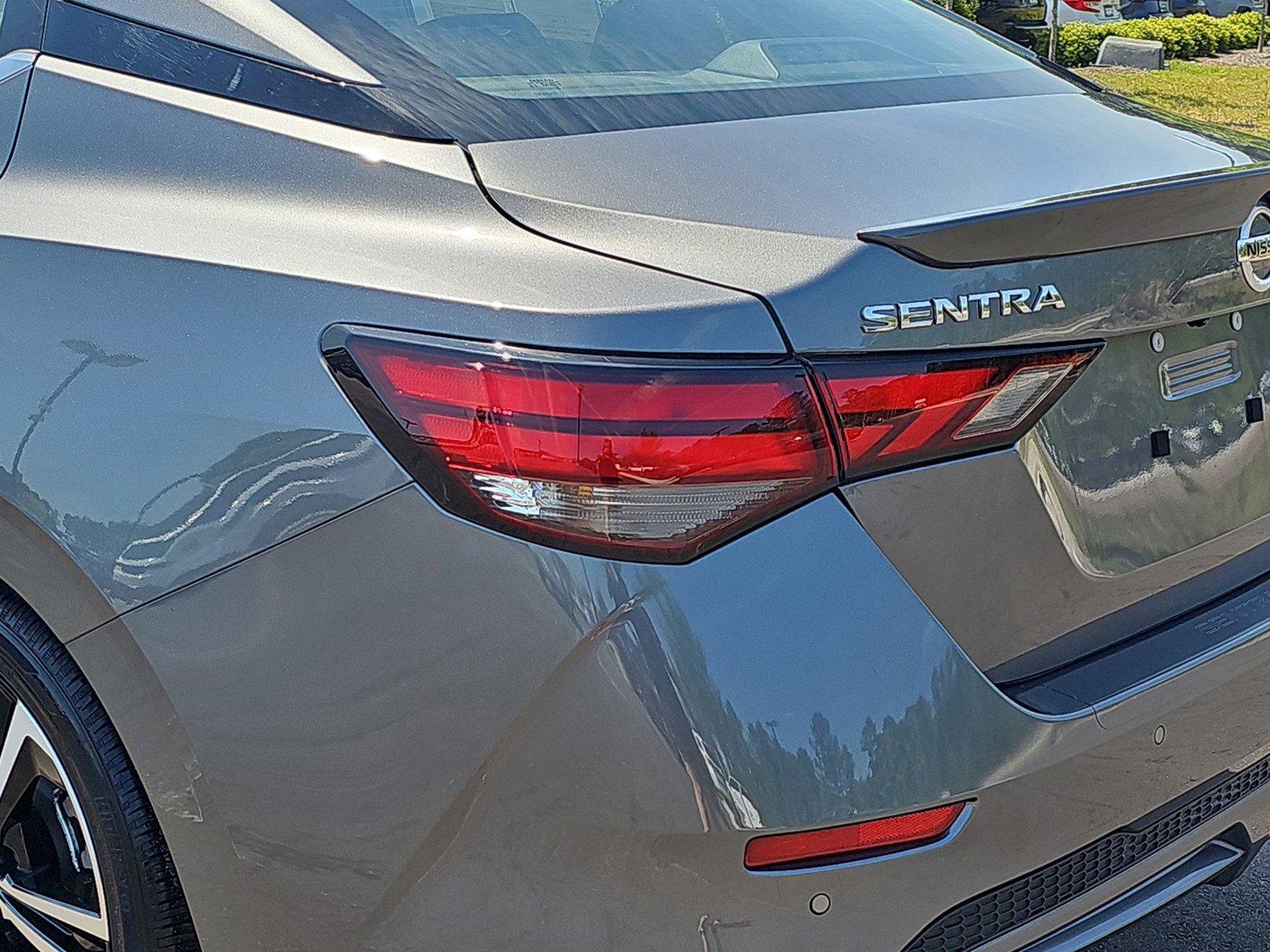 Used 2022 Nissan Sentra SR w/ SR Premium Package FWD image 35