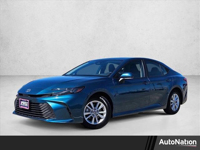 Used 2025 Toyota Camry LE image 1