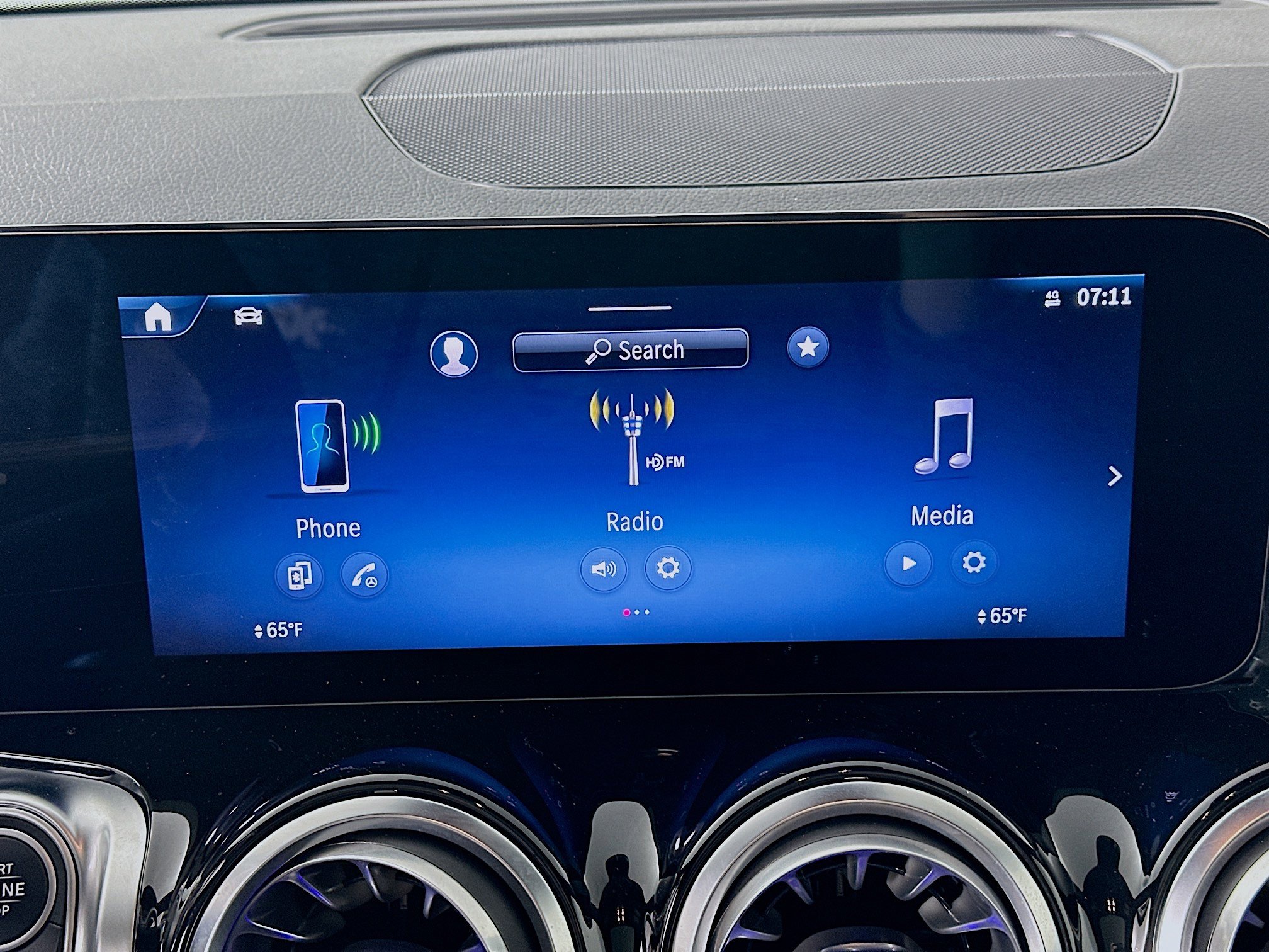 Certified 2025 Mercedes-Benz GLB 250 4MATIC image 18