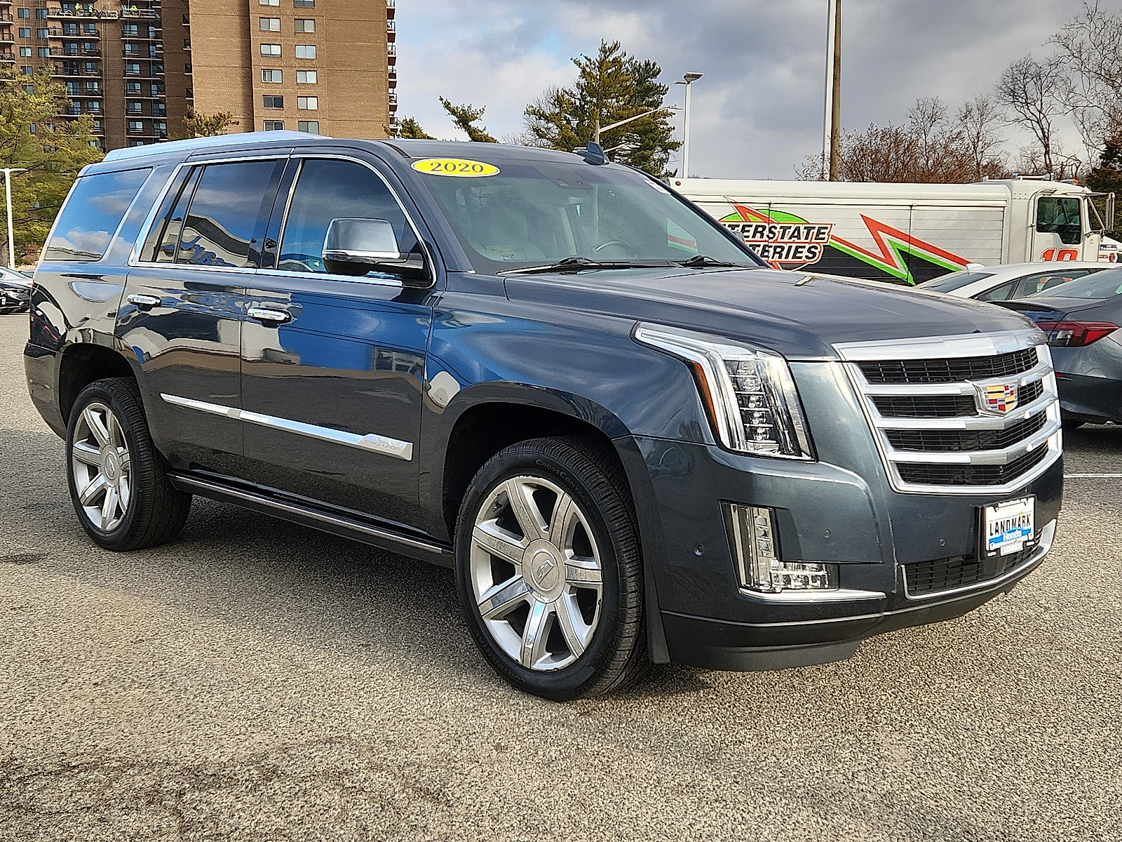 Used 2020 Cadillac Escalade Premium Luxury image 3