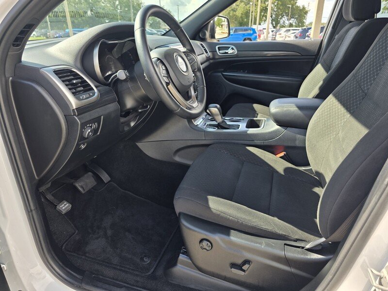 Certified 2022 Jeep Grand Cherokee Laredo E RWD image 10