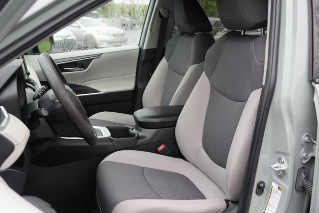 Used 2022 Toyota RAV4 XLE FWD image 22