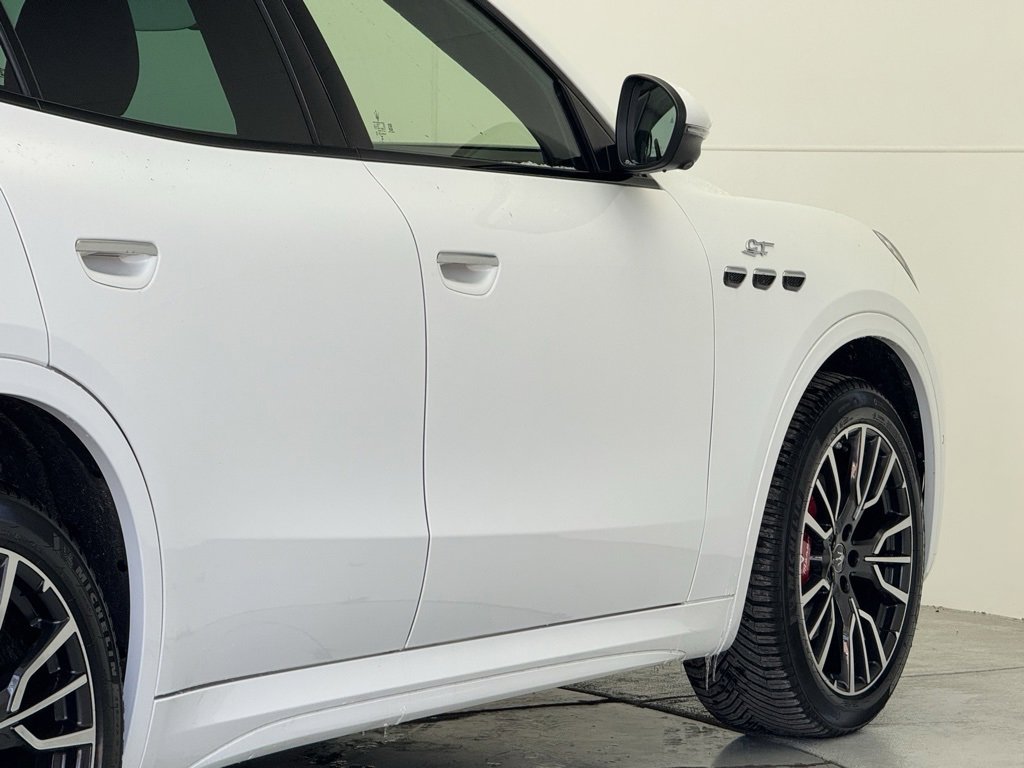 New 2024 Maserati Grecale GT image 32