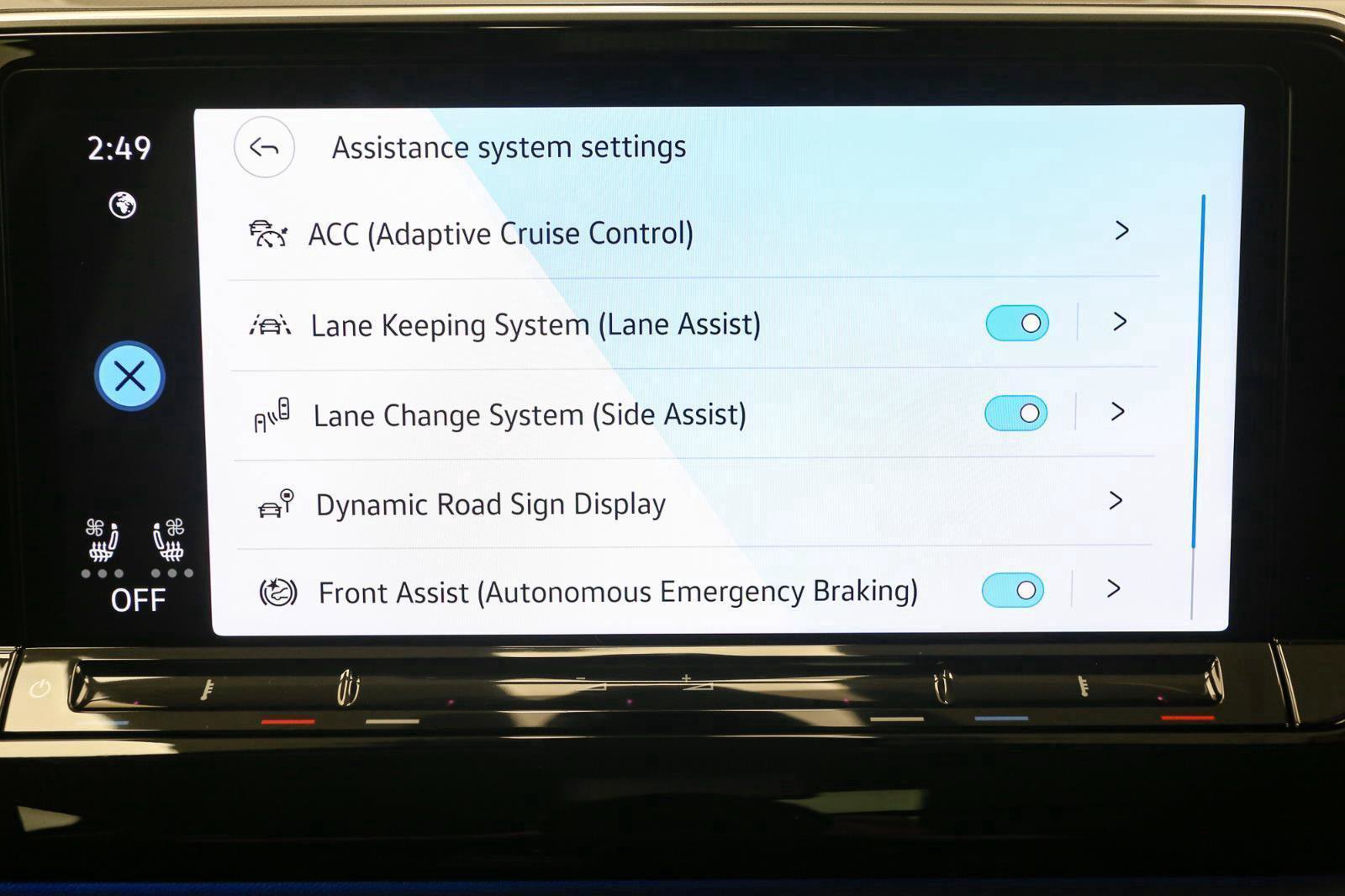 Certified 2025 Volkswagen Atlas SEL AWD/4WD image 32