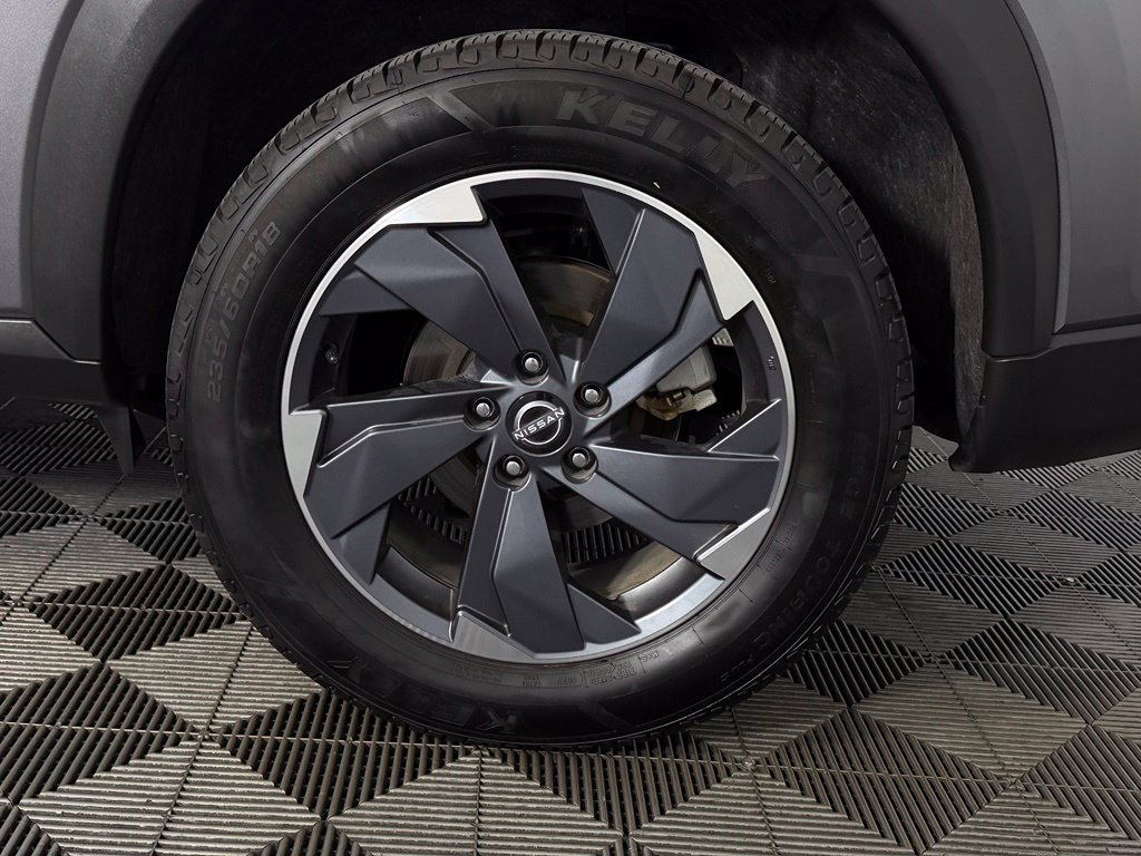 Used 2024 Nissan Rogue SV FWD image 11