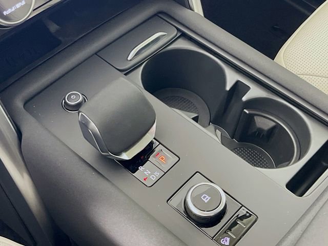 Used 2024 Land Rover Discovery S image 20