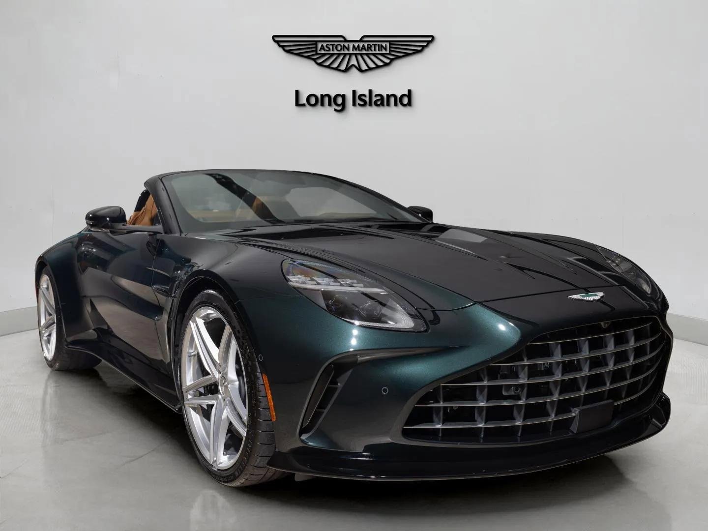New 2026 Aston Martin V8 Vantage Roadster image 3