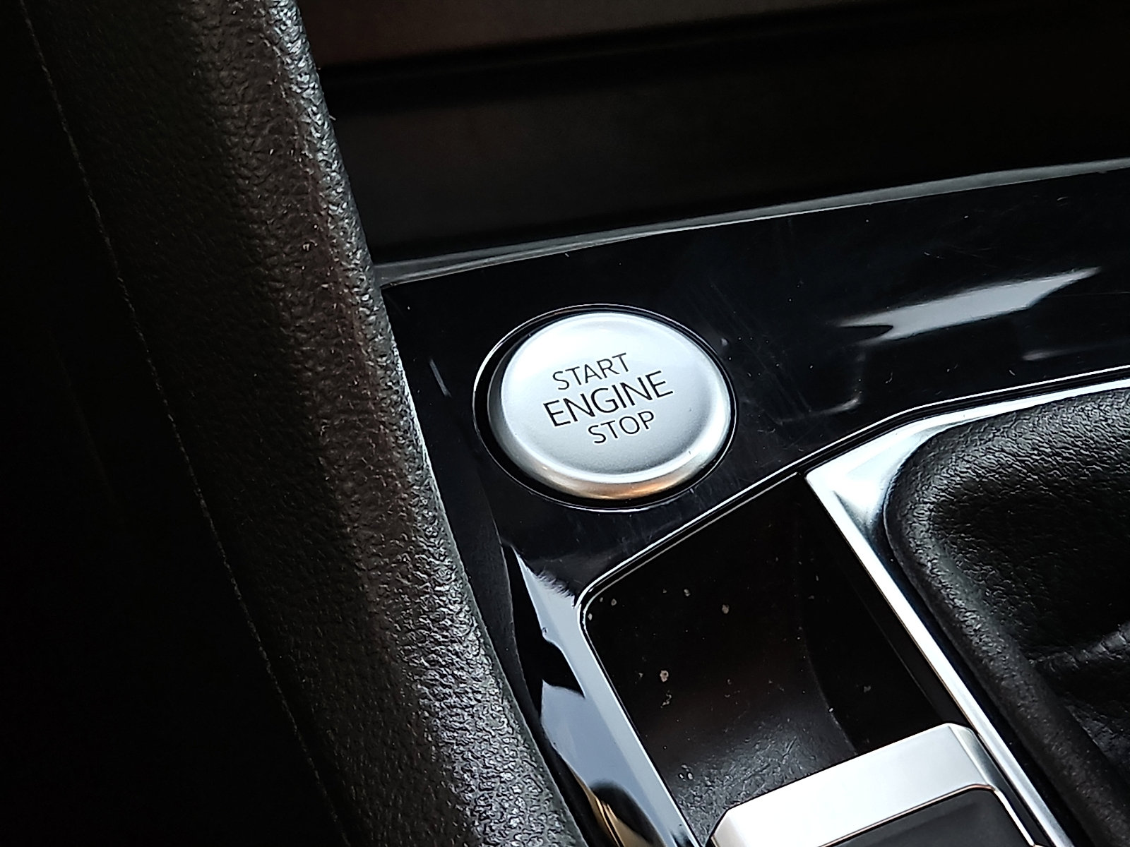 Used 2024 Volkswagen Taos SE image 22