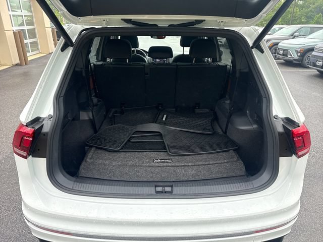 Used 2021 Volkswagen Tiguan SEL Premium R-Line w/ 3rd Row Seat Package AWD/4WD image 23